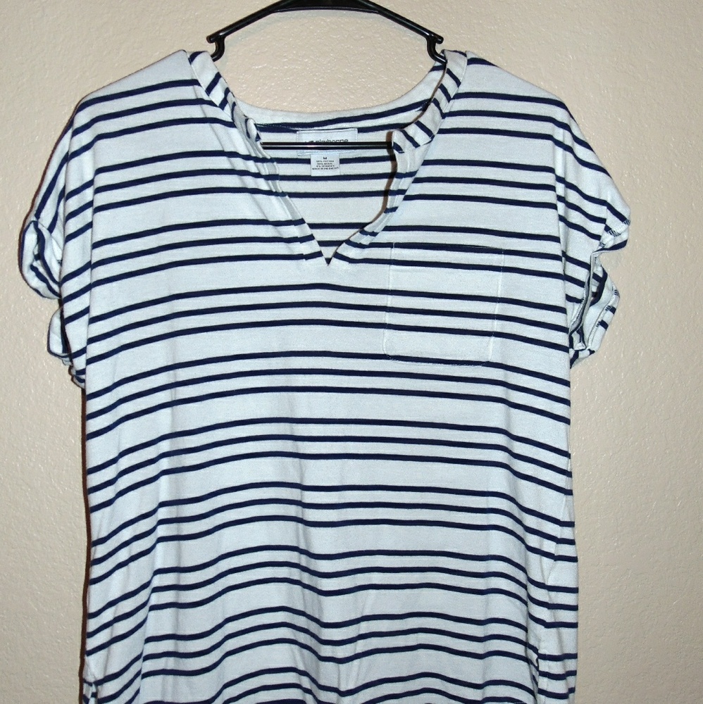 Liz Claiborne Med. T-shirt